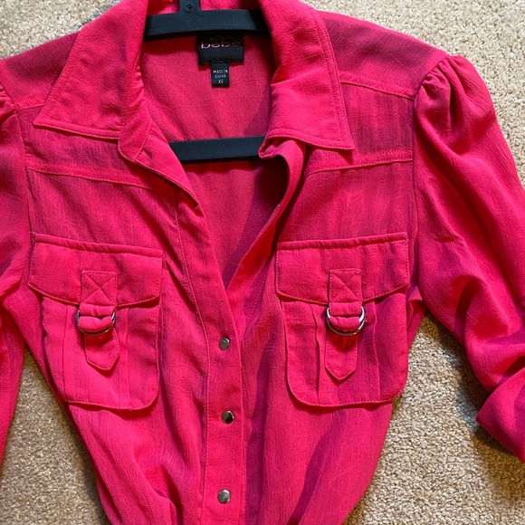 2b Bebe pink safari button up blouse - Picture 2 of 2